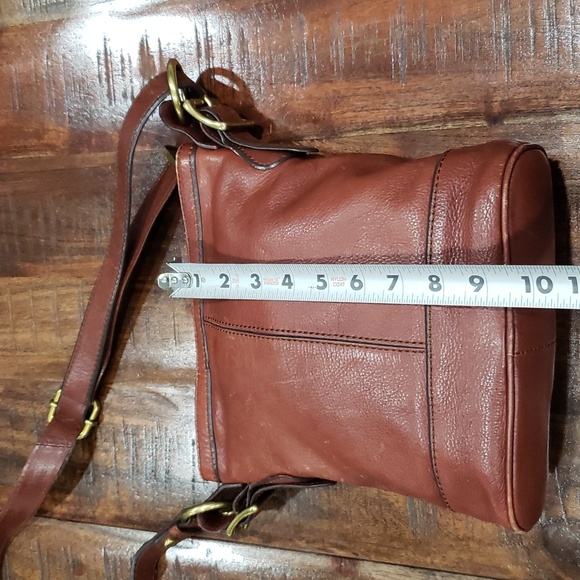Fossil crossbody bucket style leather bag and wallet - Picture 6 of 14